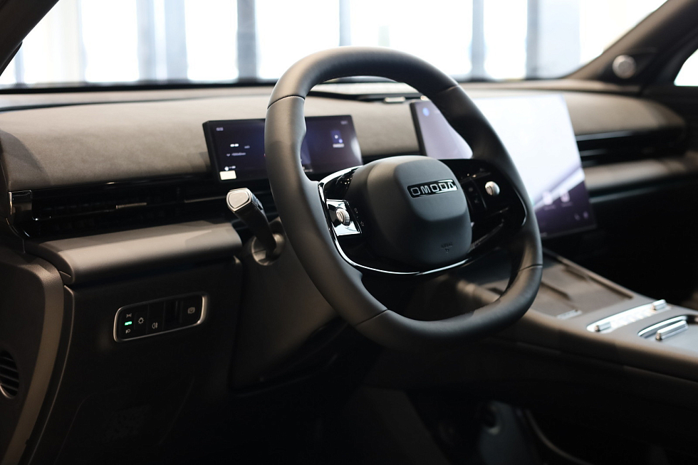 Omoda C7 Актив, серебряный