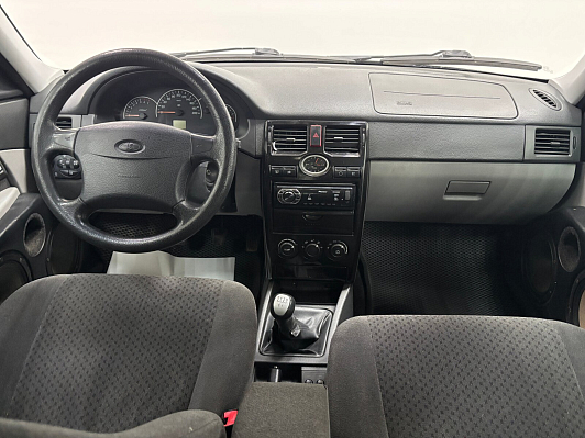 Lada (ВАЗ) Priora Люкс, 2011 года, пробег 211000 км