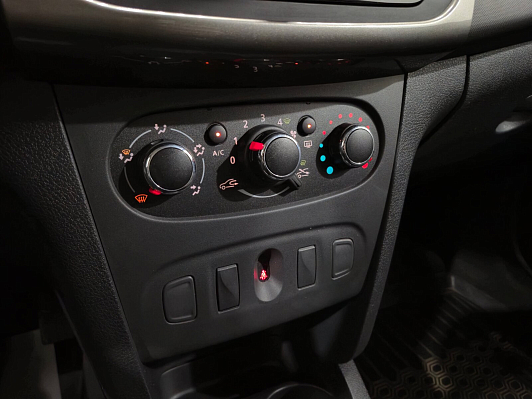 Renault Sandero Stepway Life, 2020 года, пробег 25780 км