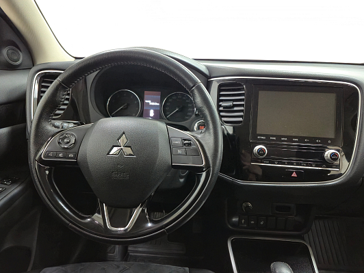 Mitsubishi Outlander Instyle, 2021 года, пробег 37140 км