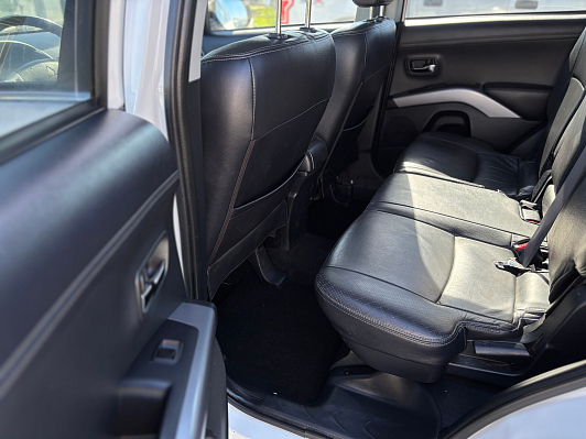 Mitsubishi Outlander Instyle, 2011 года, пробег 197181 км