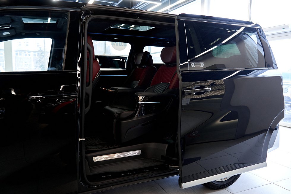 GAC M8 GX Premium, черный