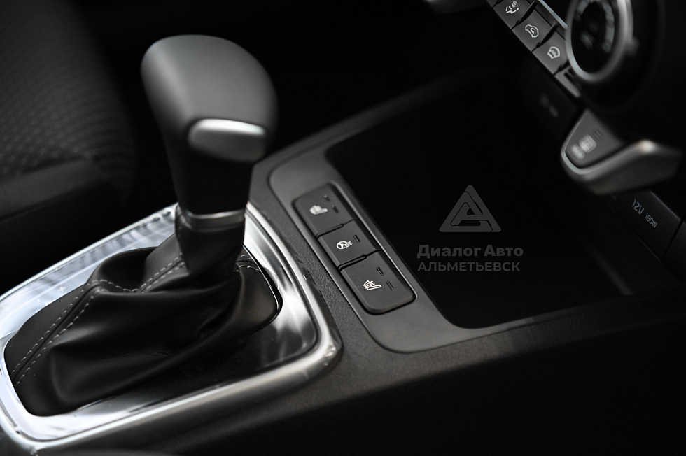 Solaris KRS Luxe AV, красный