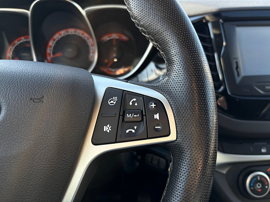 Lada (ВАЗ) Vesta Luxe Multimedia, 2019 года, пробег 88910 км