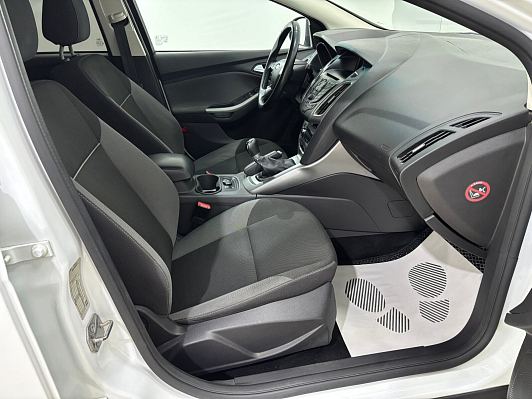 Ford Focus SYNC Edition, 2015 года, пробег 178730 км
