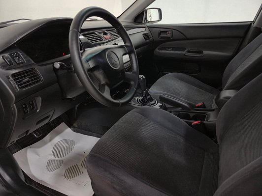 Mitsubishi Lancer, 2004 года, пробег 181755 км
