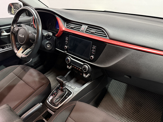 Kia Rio Luxe, 2021 года, пробег 30000 км