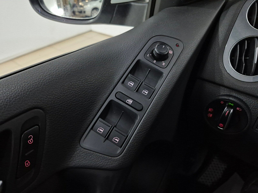 Volkswagen Tiguan, 2016 года, пробег 178977 км
