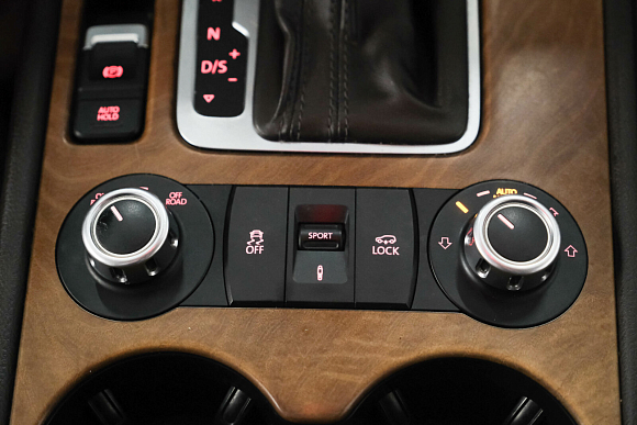 Volkswagen Touareg, 2014 года, пробег 218000 км