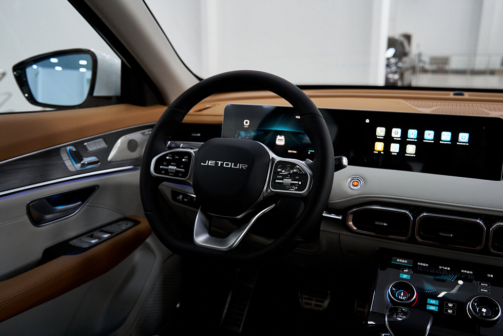 JETOUR X70 PLUS Люкс, черный