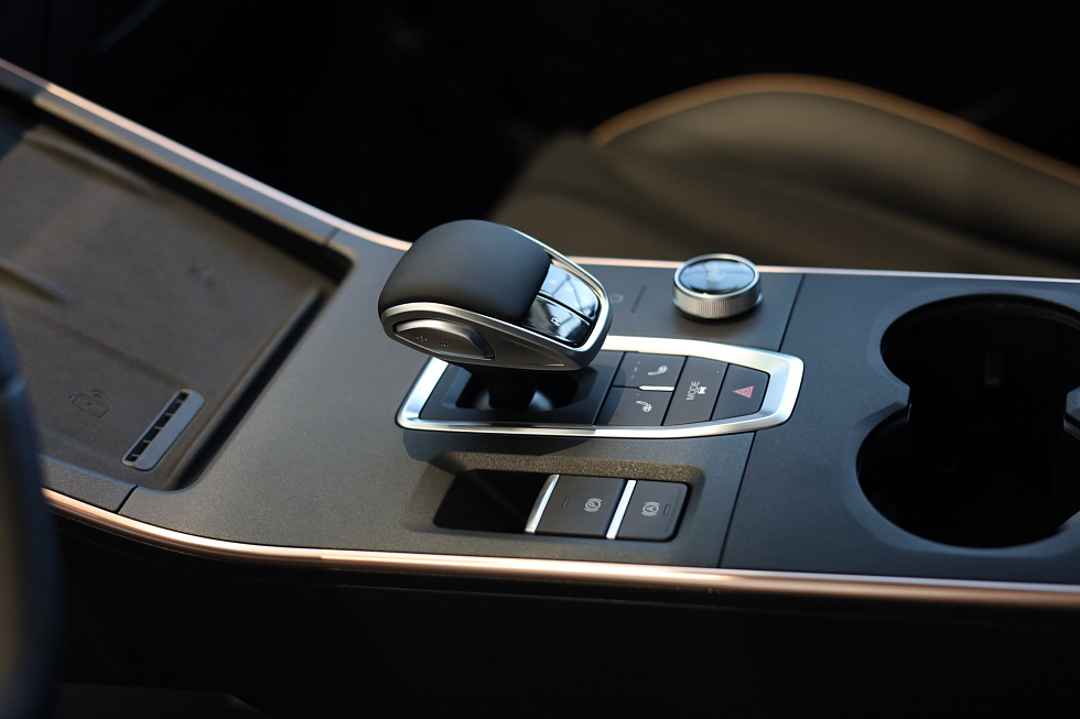 Omoda C5 Стиль, черный