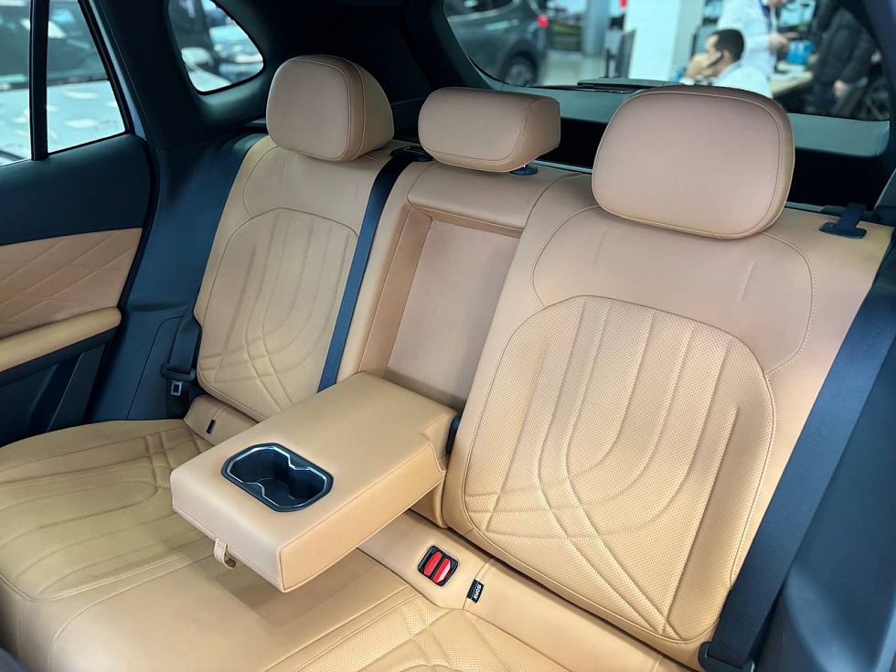 Geely EX5 EM-i Про, серебряный