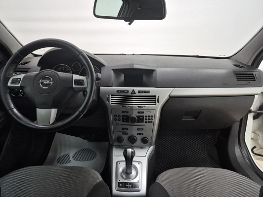 Opel Astra, 2011 года, пробег 164212 км