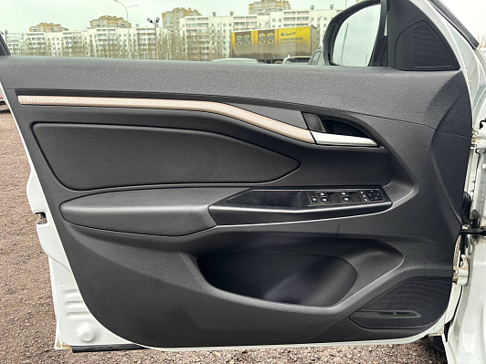 Lada (ВАЗ) Vesta Luxe Multimedia (2017-2019), 2019 года, пробег 92437 км