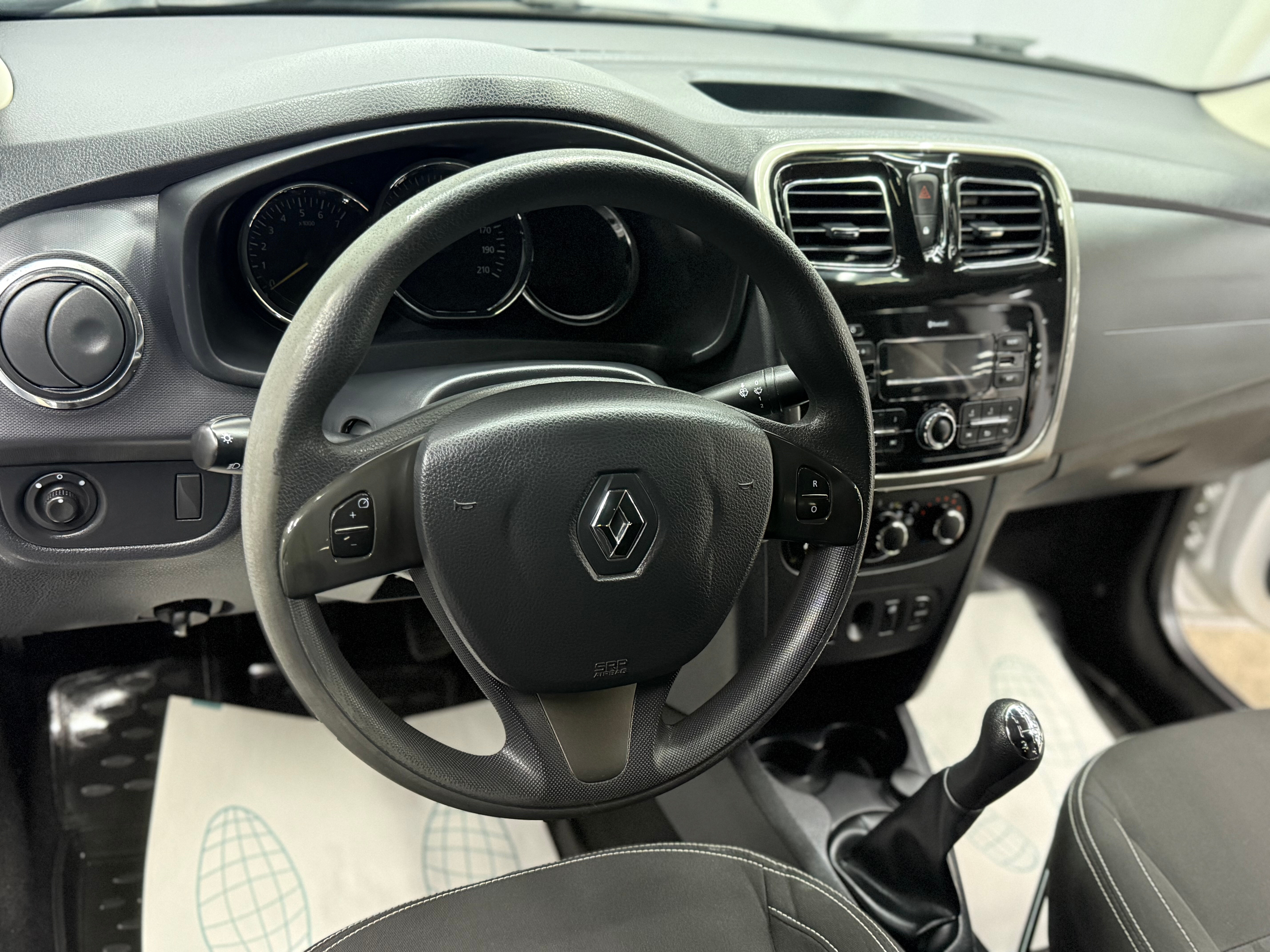 Renault Logan Privilege, 2017 года, пробег 108839 км