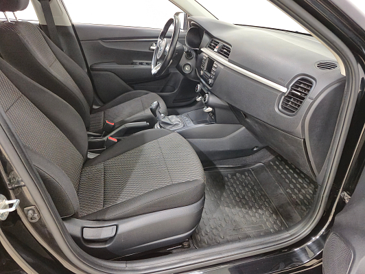 Kia Rio Luxe, 2017 года, пробег 50000 км
