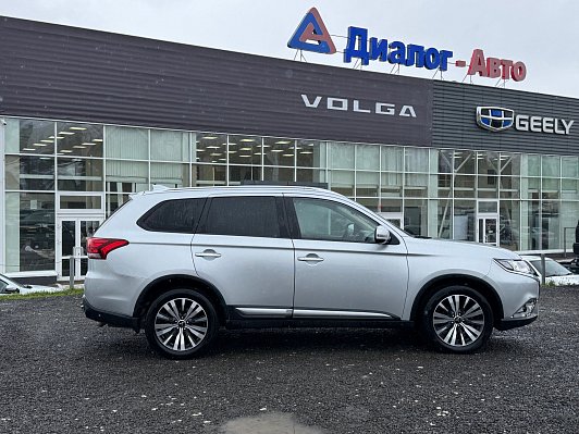 Mitsubishi Outlander Intense+, 2019 года, пробег 148030 км