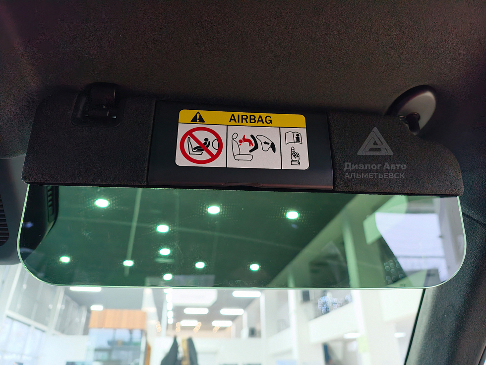 Geely Monjaro Флагман, серый