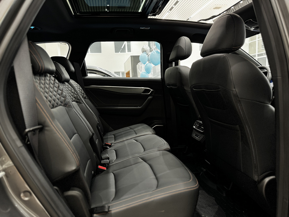 Geely Okavango Флагман, серый