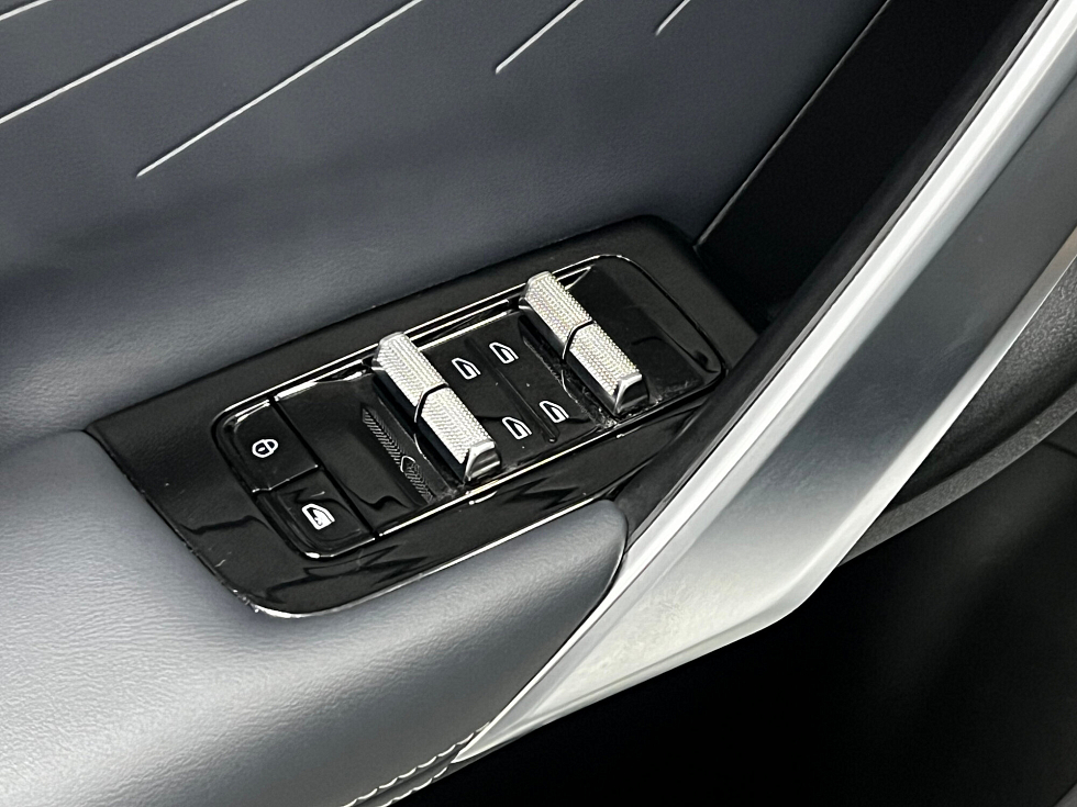 Geely Atlas Flagship, белый