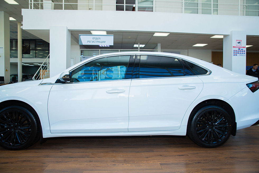 Geely Preface Люкс, белый