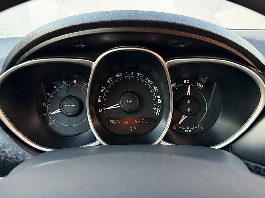 Lada (ВАЗ) Vesta Luxe Multimedia (2019-2021), 2017 года, пробег 113992 км