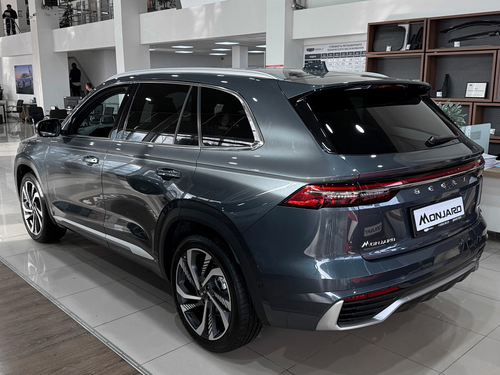 Geely Monjaro Флагман, серый