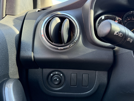 Renault Sandero Stepway Drive, 2019 года, пробег 120100 км