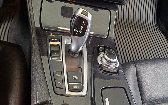 BMW 5 серии, 2016 года, пробег 235039 км