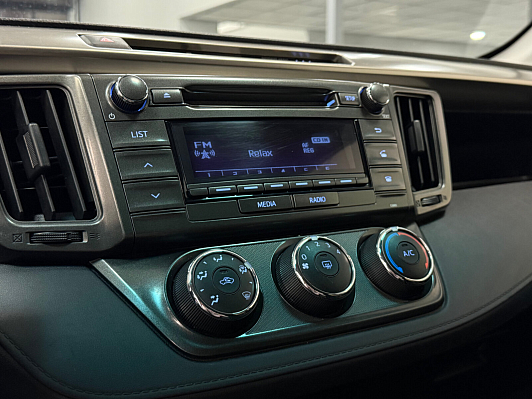 Toyota RAV4, 2013 года, пробег 121000 км