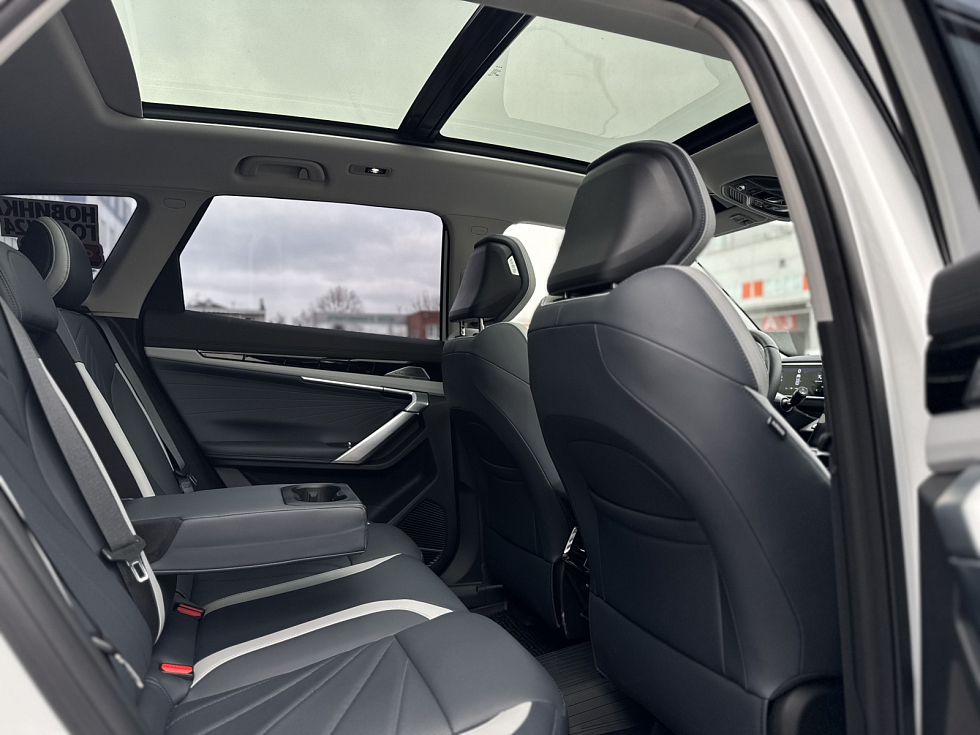 Geely Atlas Flagship, белый