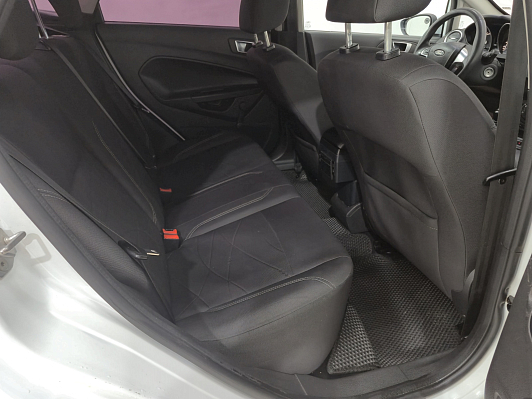 Ford Fiesta Trend, 2015 года, пробег 190030 км