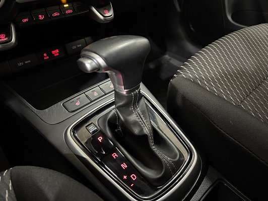 Kia Rio, 2019 года, пробег 57359 км