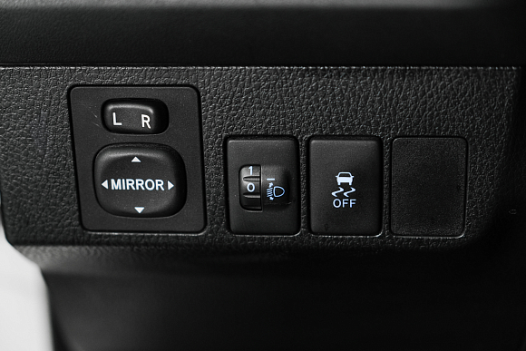 Toyota RAV4, 2015 года, пробег 122000 км