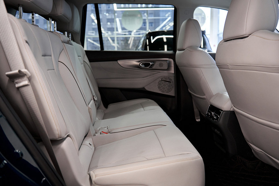 GAC GS8 GX Premium, серебряный