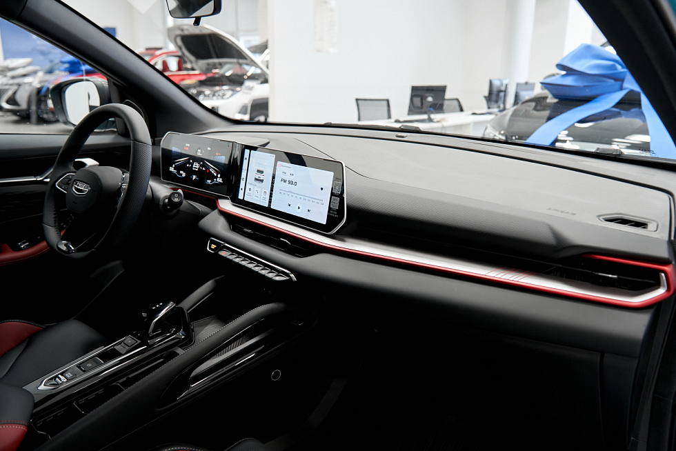 Geely Coolray Flagship, голубой