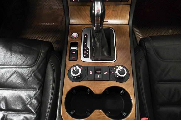 Volkswagen Touareg, 2014 года, пробег 218000 км