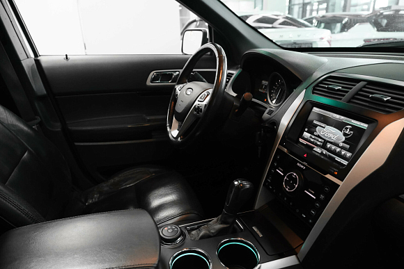 Ford Explorer, 2013 года, пробег 188000 км