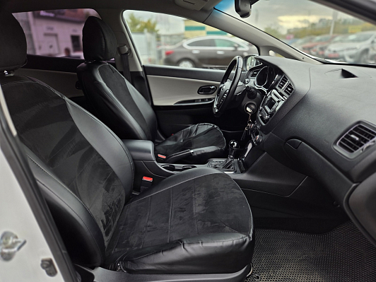 Kia Ceed Luxe, 2015 года, пробег 177299 км