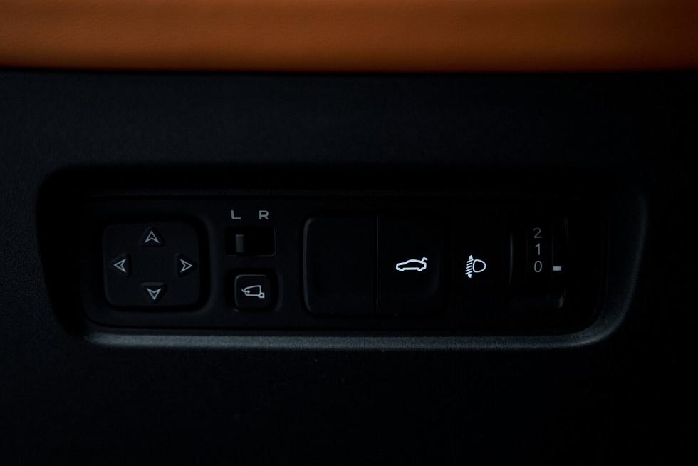 Changan UNI-V Техно, красный