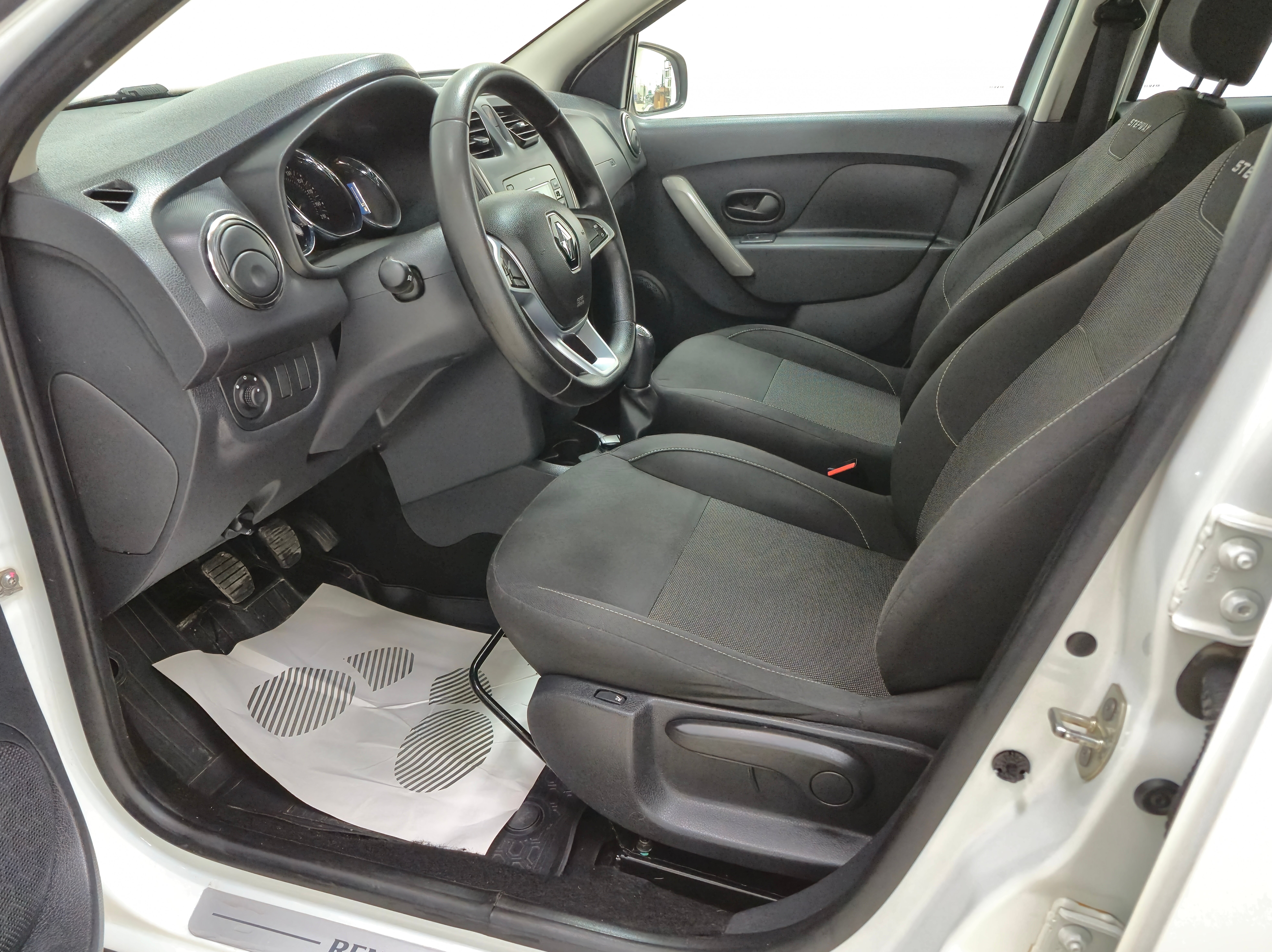 Renault Sandero Stepway Life, 2019 года, пробег 87284 км