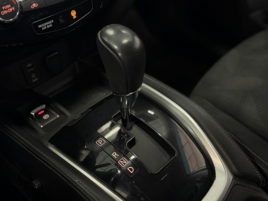 Nissan X-Trail LE, 2015 года, пробег 230513 км