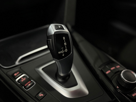 BMW 3 серии 318i Sport Line, 2017 года, пробег 193330 км