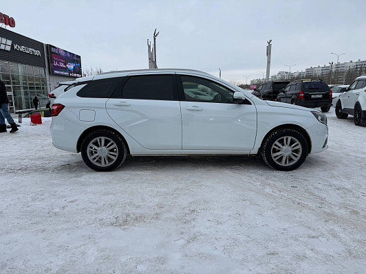 Lada (ВАЗ) Vesta Luxe Multimedia (2017-2019), 2019 года, пробег 92437 км