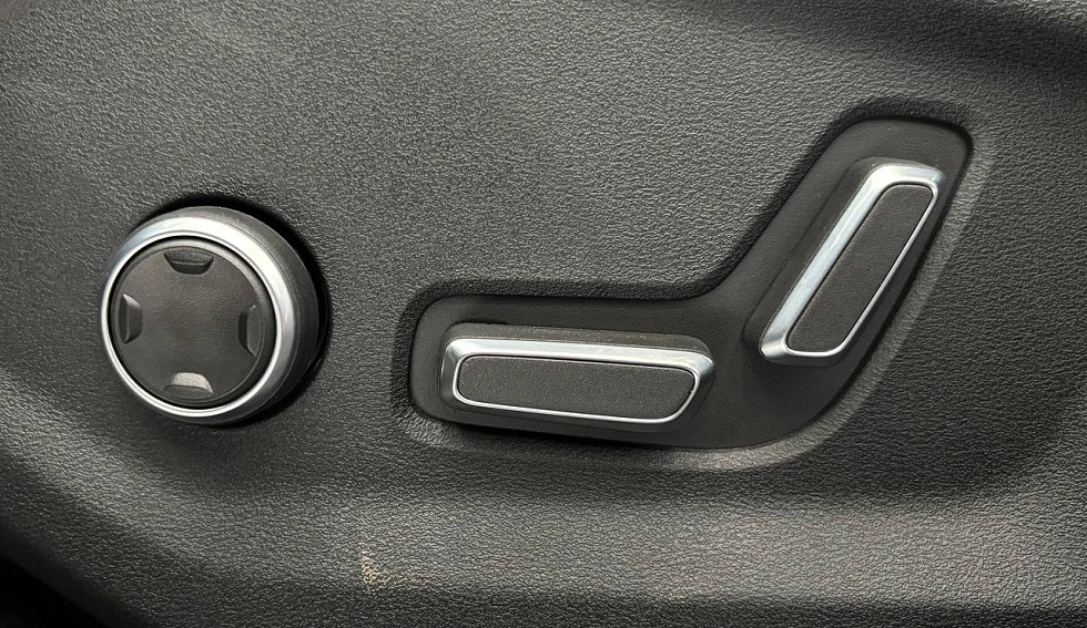 Geely Monjaro Flagship, серый