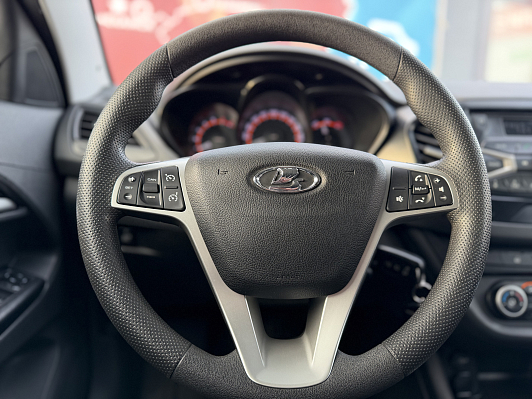 Lada (ВАЗ) Vesta Luxe, 2019 года, пробег 83000 км