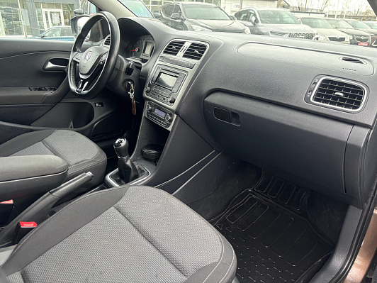 Volkswagen Polo Highline, 2017 года, пробег 140771 км