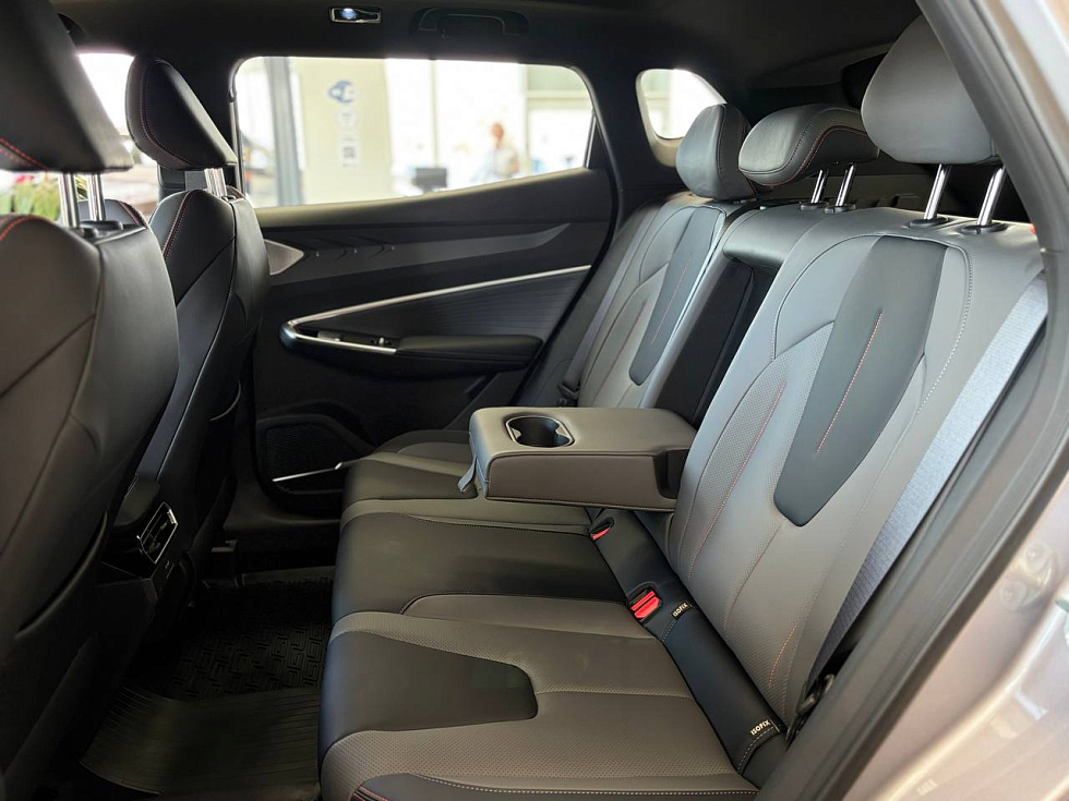 Geely Cityray Флагман, серебряный