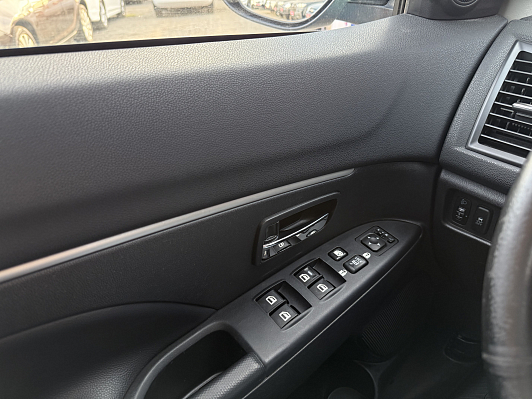 Mitsubishi ASX Instyle, 2011 года, пробег 148000 км