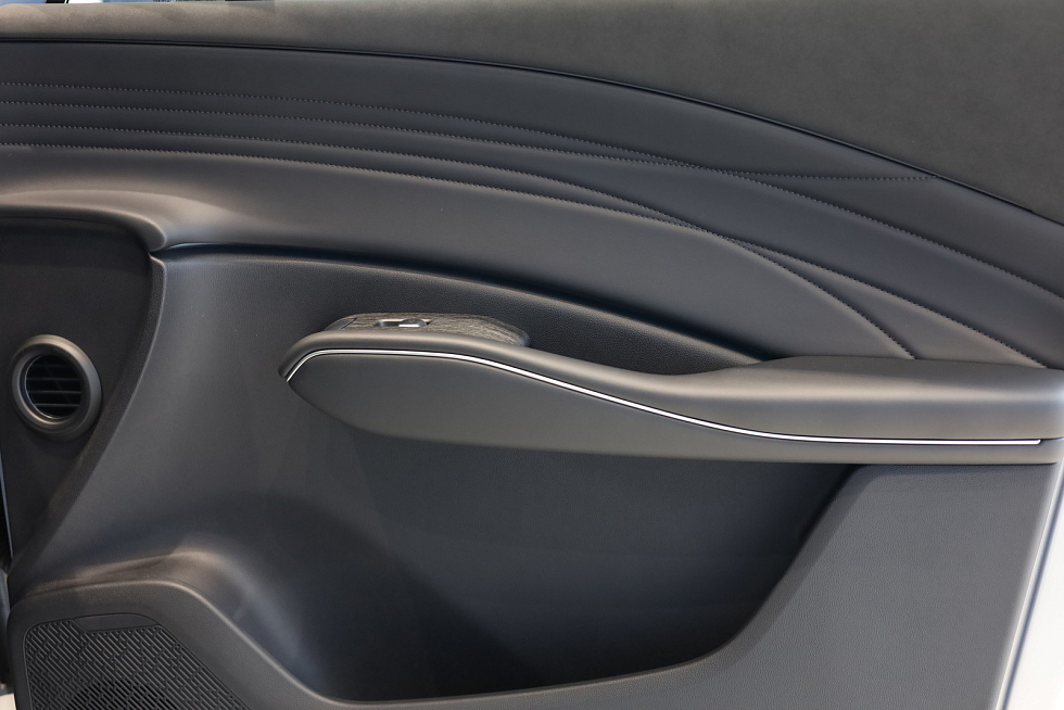Omoda C7 Актив, серебряный
